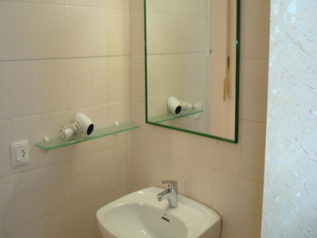 Apartamentos Surest كالا إن بلانيس الغرفة الصورة