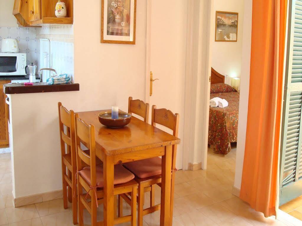 Apartamentos Surest كالا إن بلانيس المظهر الخارجي الصورة