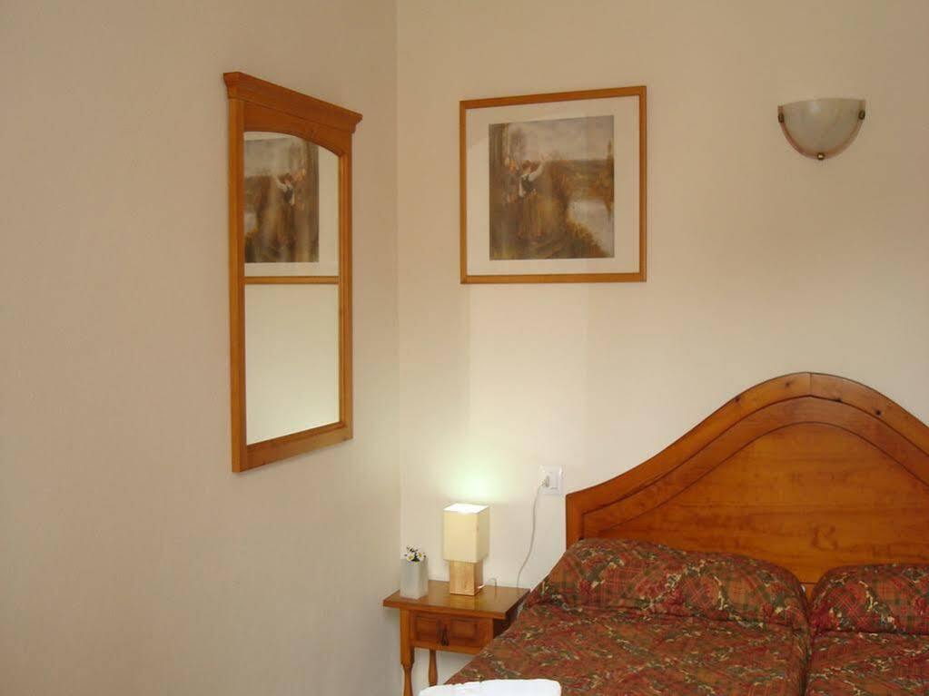 Apartamentos Surest كالا إن بلانيس المظهر الخارجي الصورة